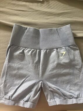 Gymshark Kids Seamless Light Grey High-Waist Active Shorts small